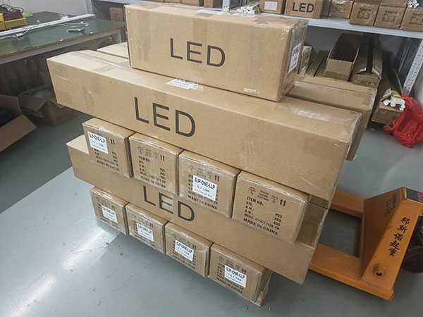 T8led日光灯管2.jpg